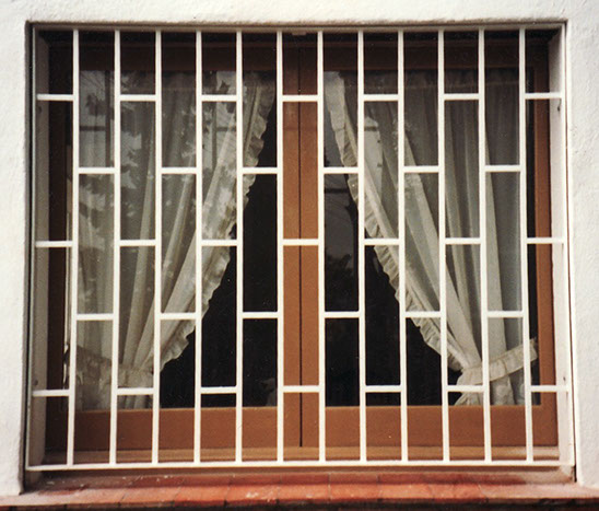 Reja montada en San Boi de Llobregat, El Prat de Llobregat, Barcelona, Cornellá, Hospitalet... 