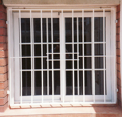 Reja montada en San Boi de Llobregat, El Prat de Llobregat, Barcelona, Cornellá, Hospitalet... 