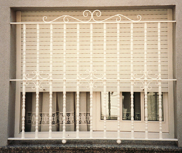 Reja montada en San Boi de Llobregat, El Prat de Llobregat, Barcelona, Cornellá, Hospitalet... 