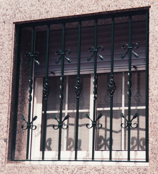 Reja montada en San Boi de Llobregat, El Prat de Llobregat, Barcelona, Cornellá, Hospitalet... 