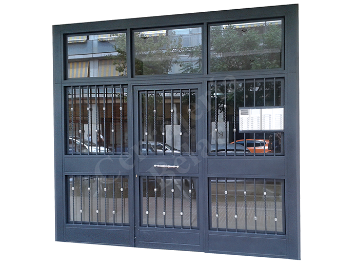 Puerta de Comunidad modelo Barcelona instalada en el Prat de Llobregat