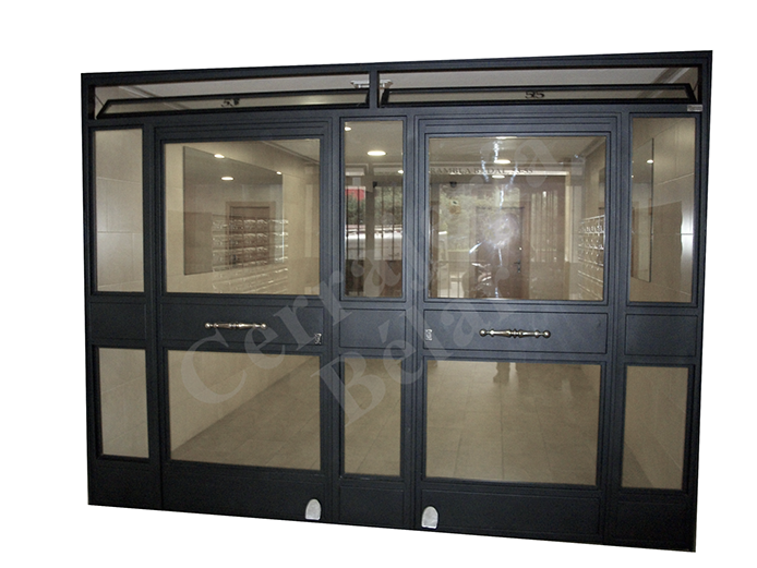 Puerta de Comunidad modelo remolar instalada en el Prat de Llobregat