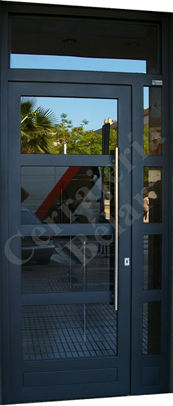 Puerta de Comunidad modelo Rusiñol instalada en el Prat de Llobregat