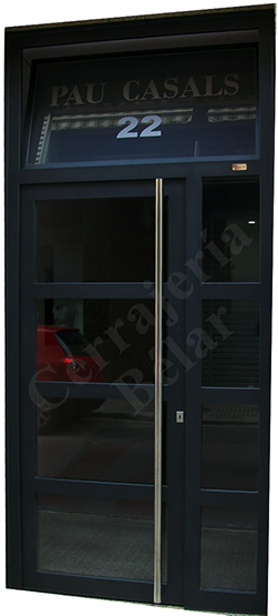 Puerta de Comunidad modelo Ruseñol instalada en el Prat de Llobregat